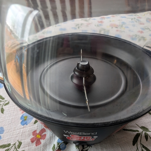 West Bend Stir Crazy Popcorn Popper - Picture 4 of 4